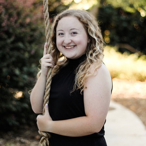 Meet your Posher, Hannah - Picture 1 of 1